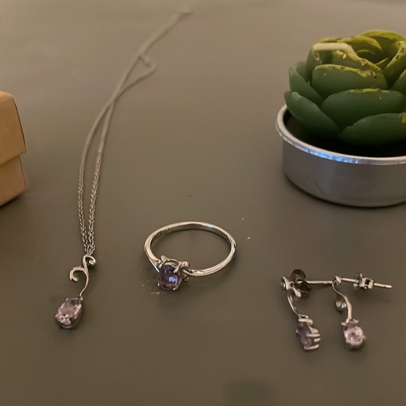 Sterling silver and purple sapphire necklace - Picture 1 of 7